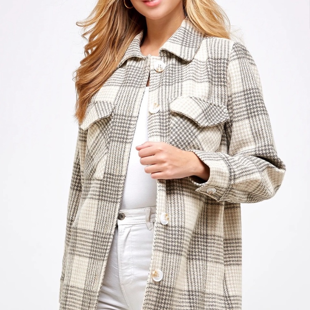 Ellison shacket plaid grey/taupe/ivory Great for all seasons. Perfect condition